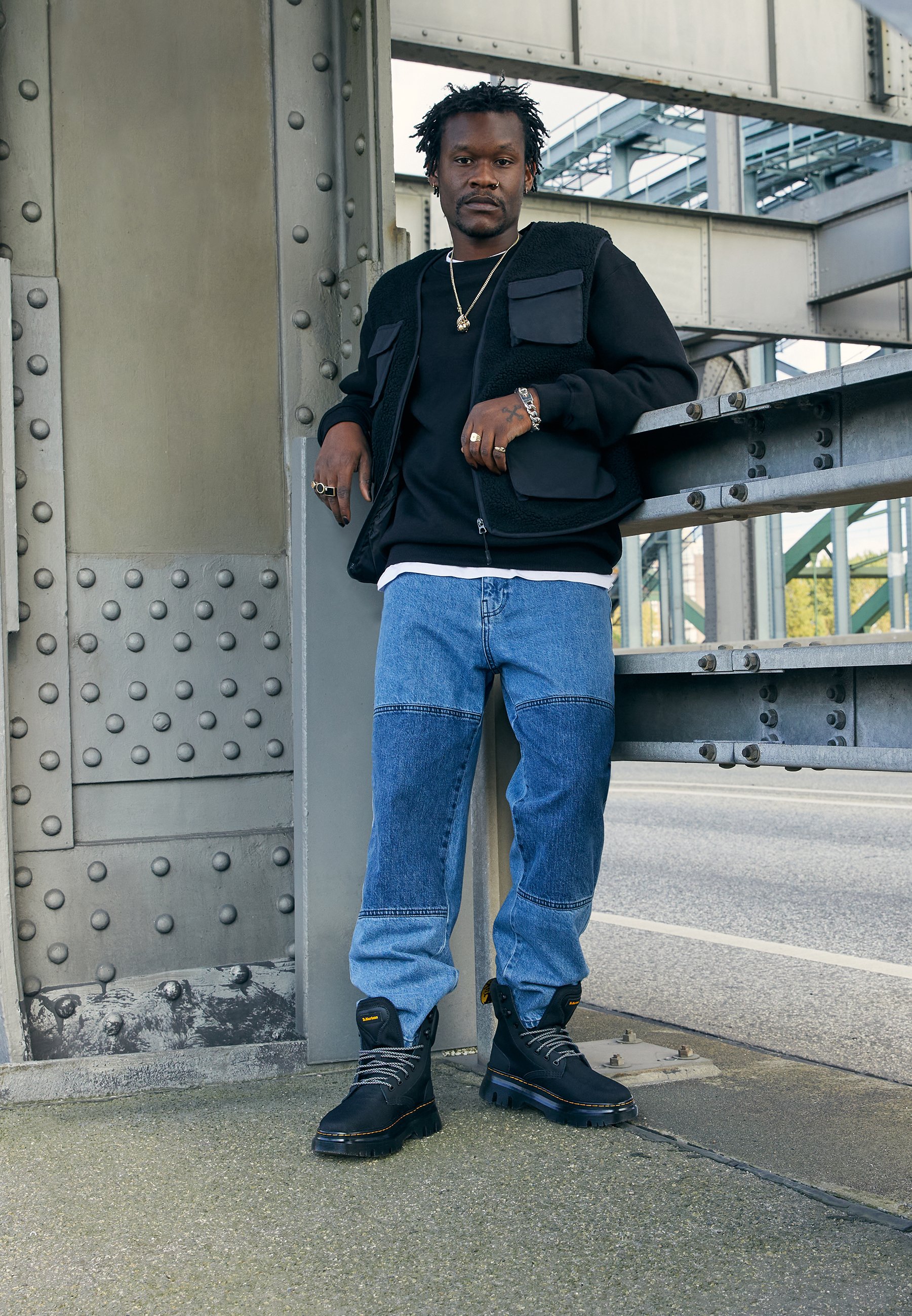 Dr.martens Norge Tarik Ekstra Tøff 50/50 Unisex Ankelstøvletter Svart