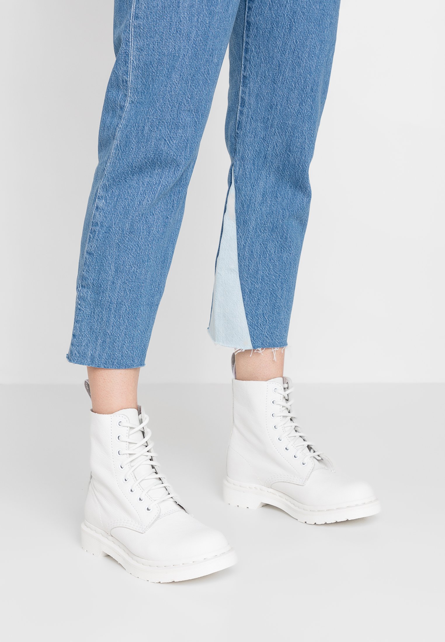 Dr.martens Norge 1460 Pascal Mono 8 Eye Boot Snøre Ankelstøvletter Hvit Virginia